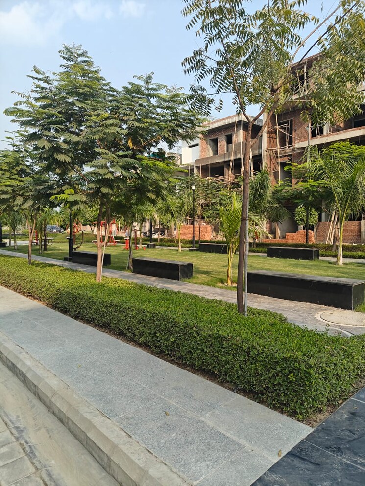 Garden, pardos-okas-enclave  1378 Sq.Ft. Plot In Sushant Golf City Lucknow 8650332