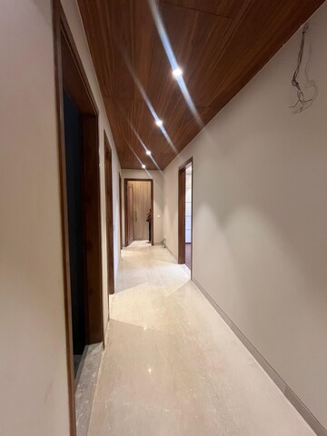 Building Lobby in 4 BHK Apartment at Experion The Trillion, Sector 48 – for Sale