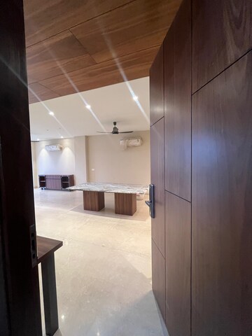 Bathroom in 4 BHK Apartment at Experion The Trillion, Sector 48 – for Sale