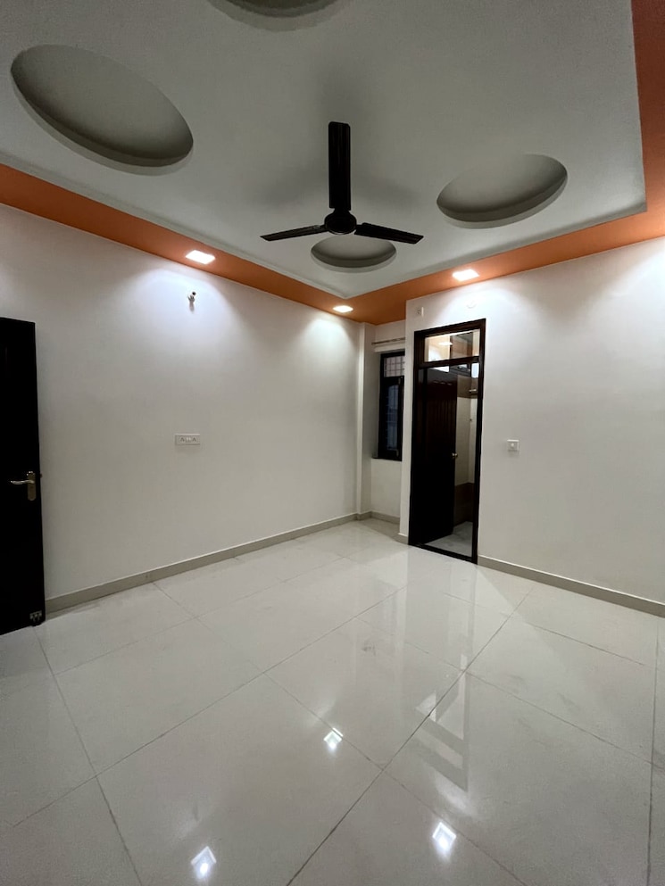 Room, gms road 3 Bedroom 1800 Sq.Ft. Builder Floor In Gms Road Dehradun 8650548