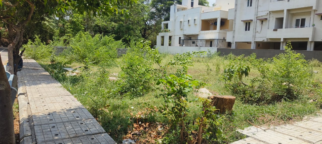 Plot For Sale in Reliable Lake Dew Residency