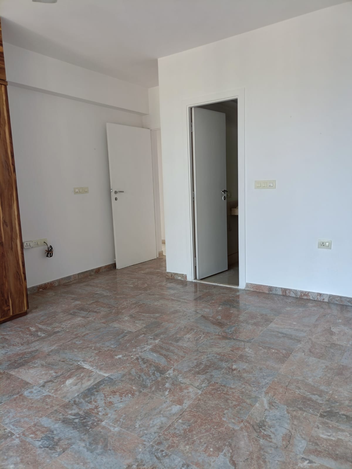 2 BHK Apartment For Rent in Hiranandani Estate