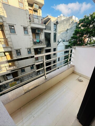 Balcony in 1 RK Builder Floor at Om Tower, Dlf City Phase 3 – for Rent