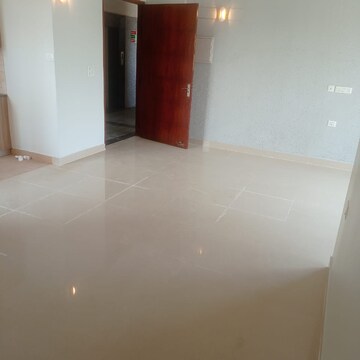 Room in 3 BHK Apartment at Amrapali Crystal Homes, Sector 76 – for Rent