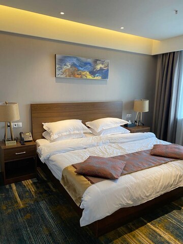 Bedroom in 1 BHK Builder Floor at Sector 49 – for Rent
