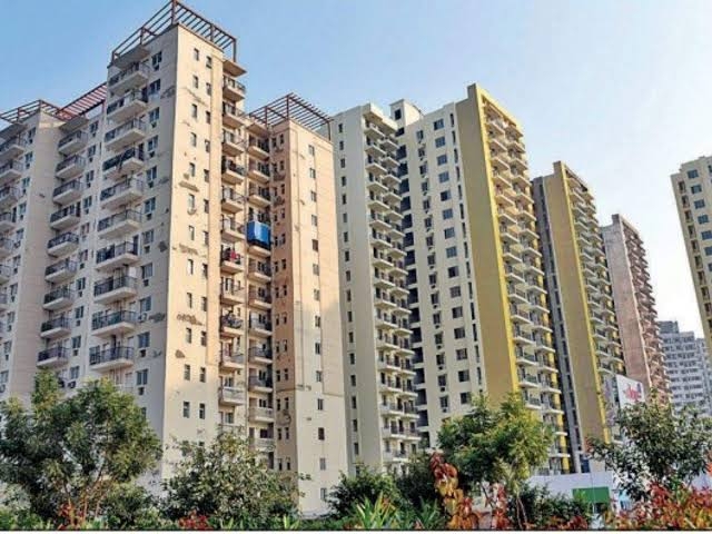 3.5 BHK + Servant Room,Study Room Apartment For Rent in Sare Crescent Parc