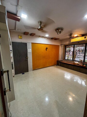 Living Room in 2 BHK Apartment at Chembur – for Rent