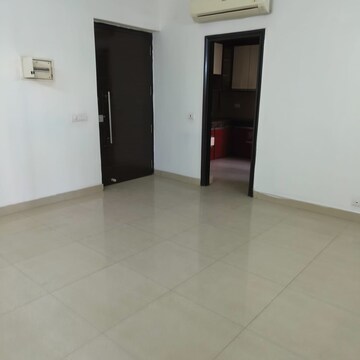 Room in 3 BHK Apartment at Conscient Heritage One, Sector 62 – for Rent