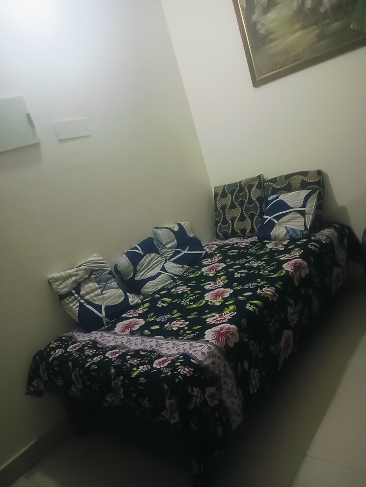 Bedroom, signature-global-the-roselia 2 Bedroom 800 Sq.Ft. Apartment In Sector 95a Gurgaon 8650933