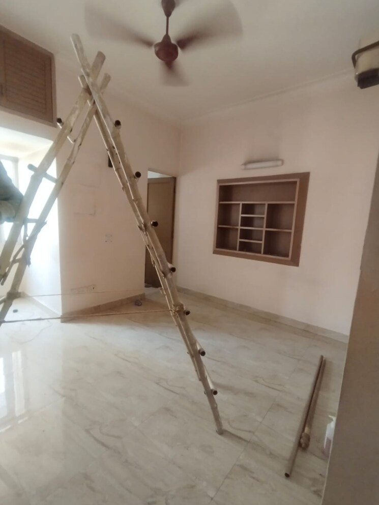 Room, chittaranjan park 2 Bedroom 900 Sq.Ft. Builder Floor In Chittaranjan Park Delhi 8650995