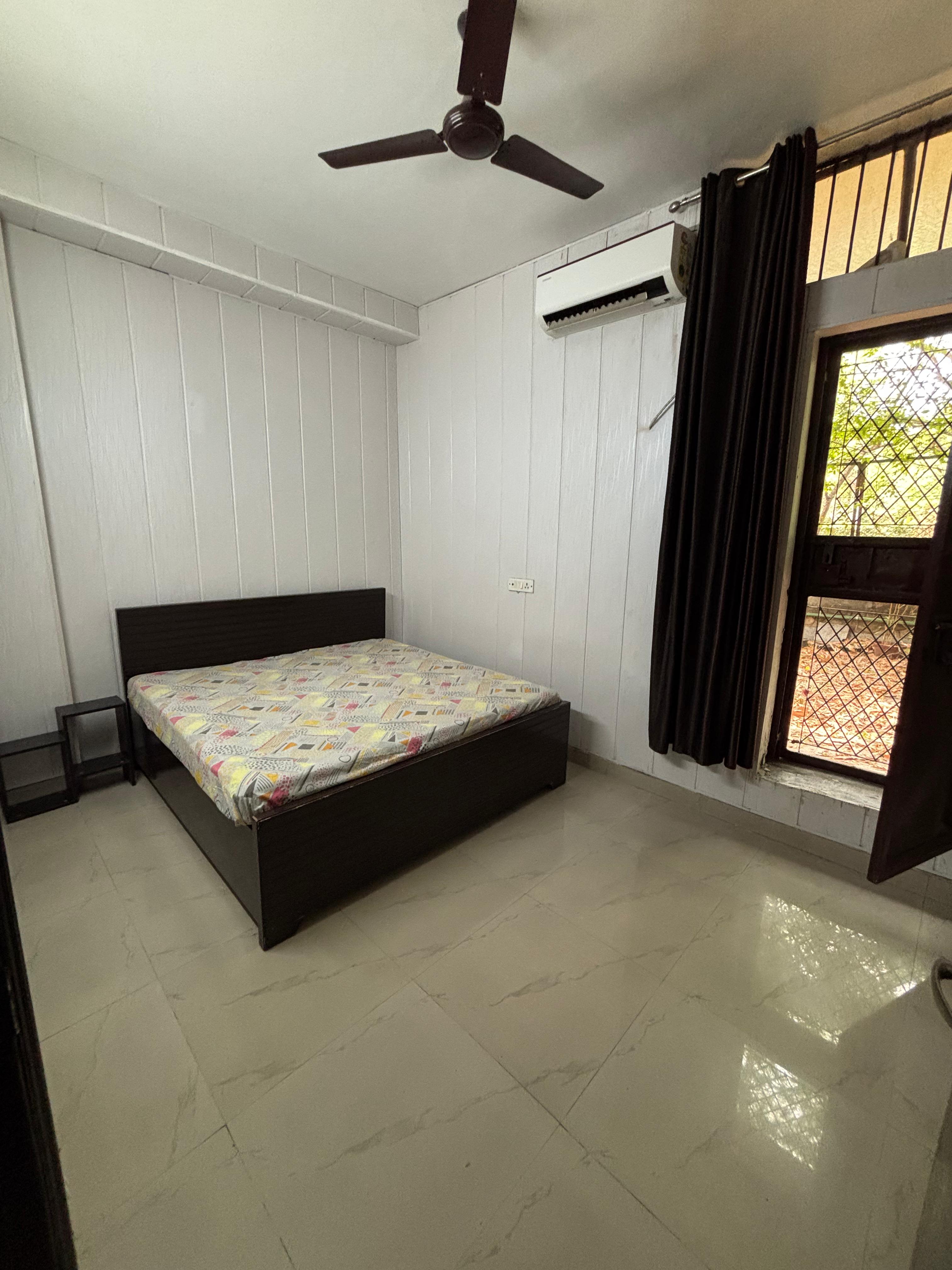 1 BHK Builder Floor For Rent in Hemkunt Colony