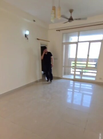 Room in 3 BHK Apartment at Eldeco Green Meadows, Pi Greater Noida – for Sale