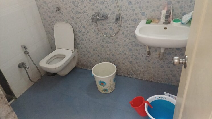 Bathroom, pushpak-chs-vasant-vihar 2 Bedroom 718 Sq.Ft. Apartment In Vasant Vihar Thane 8651248