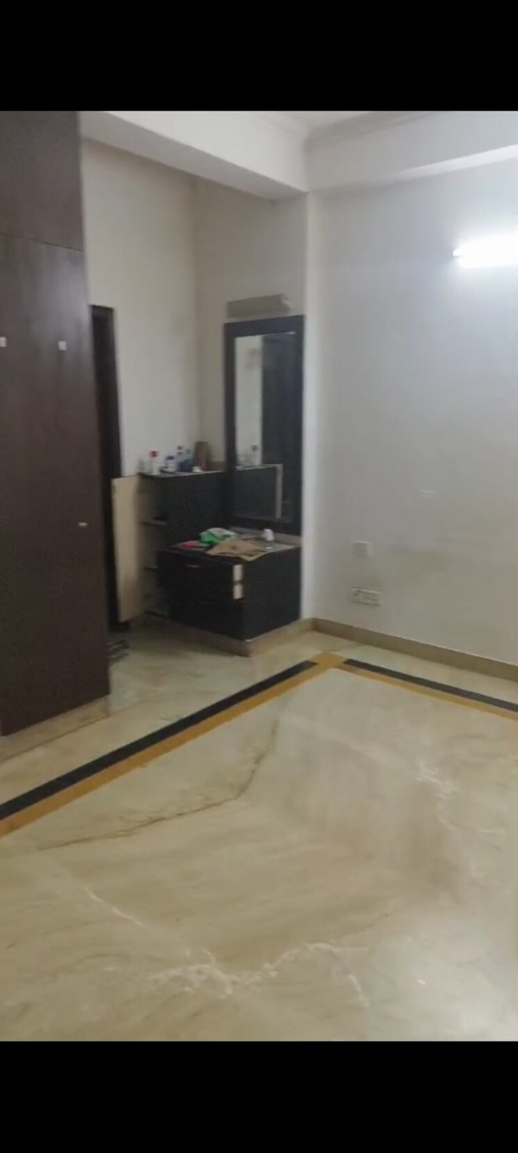 Room, sector 47 2 Bedroom 1200 Sq.Ft. Villa In Sector 47 Noida 8651094