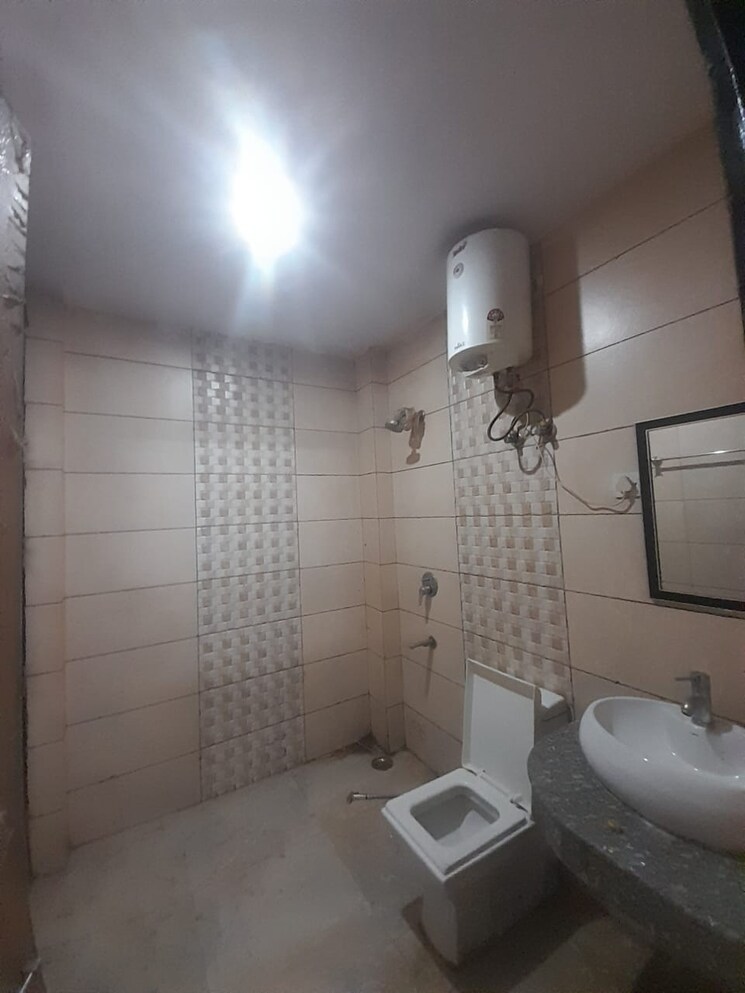Bathroom, dlf city phase 3 Studio 349 Sq.Ft. Apartment In Dlf City Phase 3 Gurgaon 8651123
