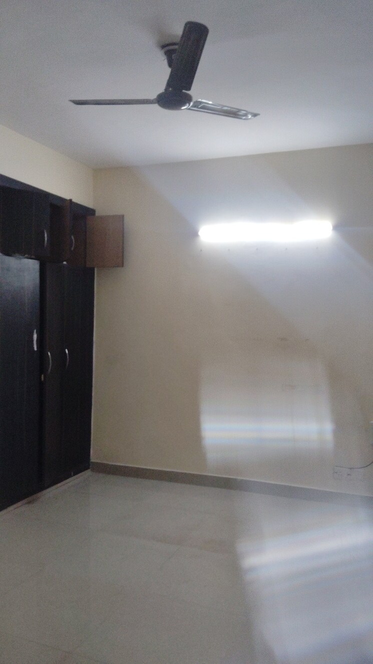 Room, paras-tierea 2 Bedroom 825 Sq.Ft. Apartment In Sector 137 Noida 8651111