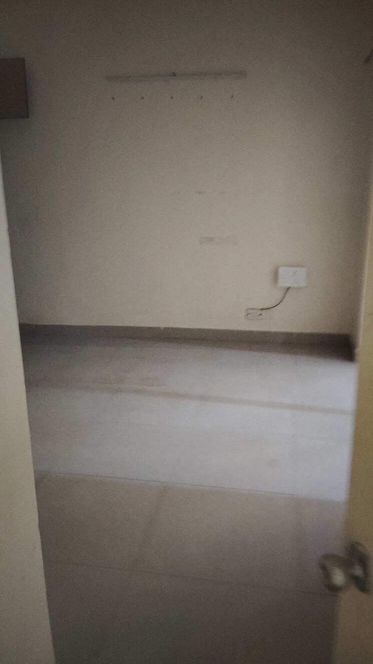 Room, paras-tierea 2 Bedroom 825 Sq.Ft. Apartment In Sector 137 Noida 8651111