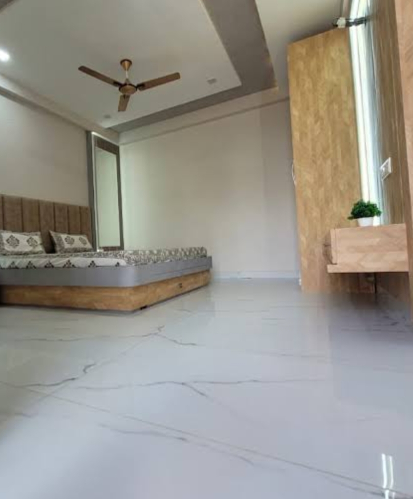 3 BHK Builder Floor For Rent in Hauzrani 