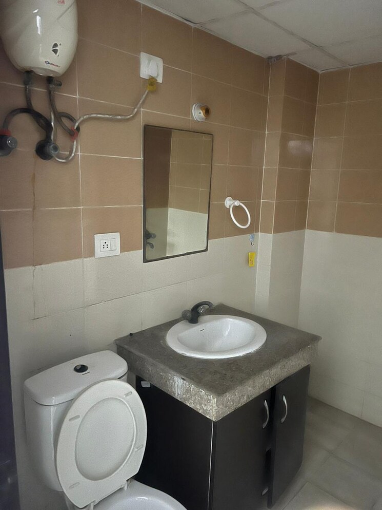 Bathroom, logix-blossom-county 3 Bedroom 1350 Sq.Ft. Apartment In Sector 137 Noida 8651178