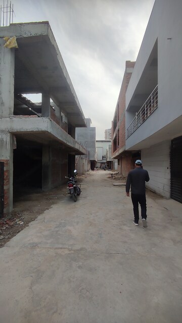  Plot For Sale in Sector 73