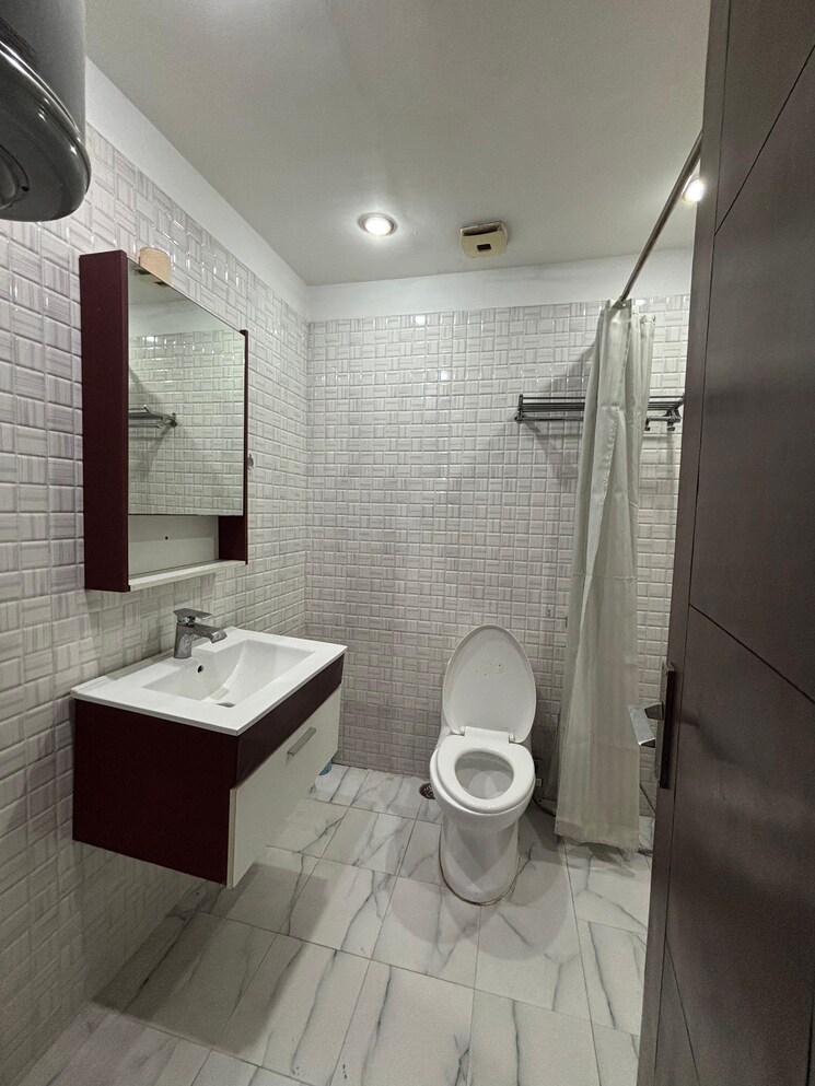 Bathroom, greater kailash i 1 Bedroom 80 Sq.Yd. Builder Floor In Greater Kailash I Delhi 8651202