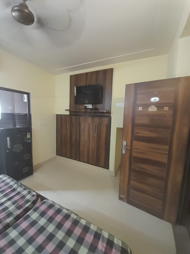 Room, dlf city phase 3 Studio 345 Sq.Ft. Apartment In Dlf City Phase 3 Gurgaon 8651302