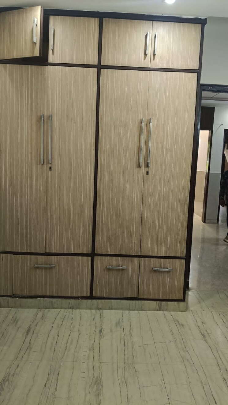 Room, navbharat-apartments 2.5 Bedroom 1000 Sq.Ft. Apartment In Paschim Vihar Delhi 8651278