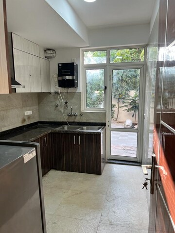 Kitchen in 3 BHK Builder Floor at Ardee Mall, Sector 52 – for Rent