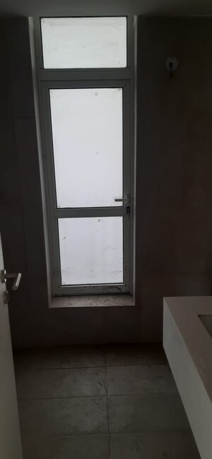 Room in 4 BHK Apartment at Bestech Park View City 1, Sector 48 – for Sale