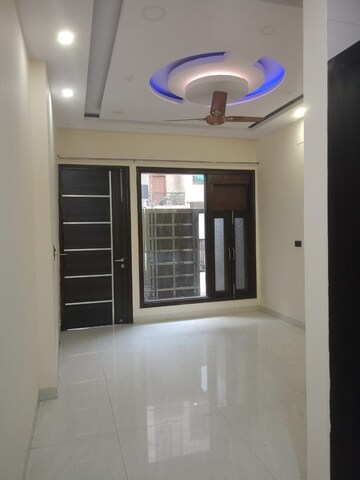 2.5 BHK Apartment For Rent in Triveni Apartments CGHS, Paschim Vihar