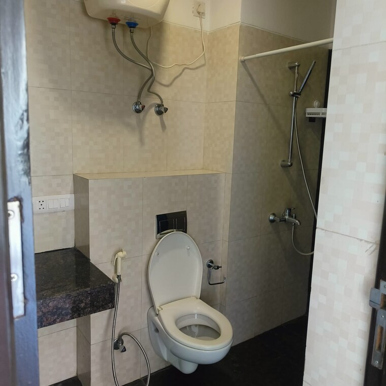 Bathroom, unitech-fresco 3 Bedroom 1815 Sq.Ft. Apartment In Sector 50 Gurgaon 8651312