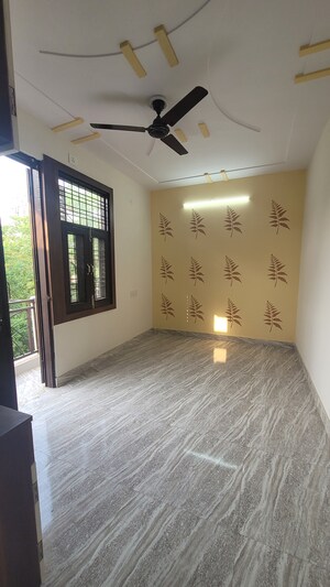 Bedroom in 3 BHK Apartment at Dilshad Garden – for Sale