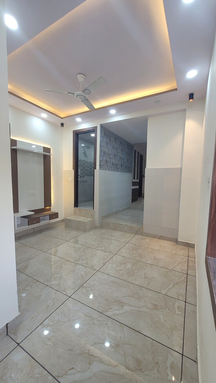 undefined, dilshad garden 3 Bedroom 900 Sq.Ft. Apartment In Dilshad Garden Delhi 8651366