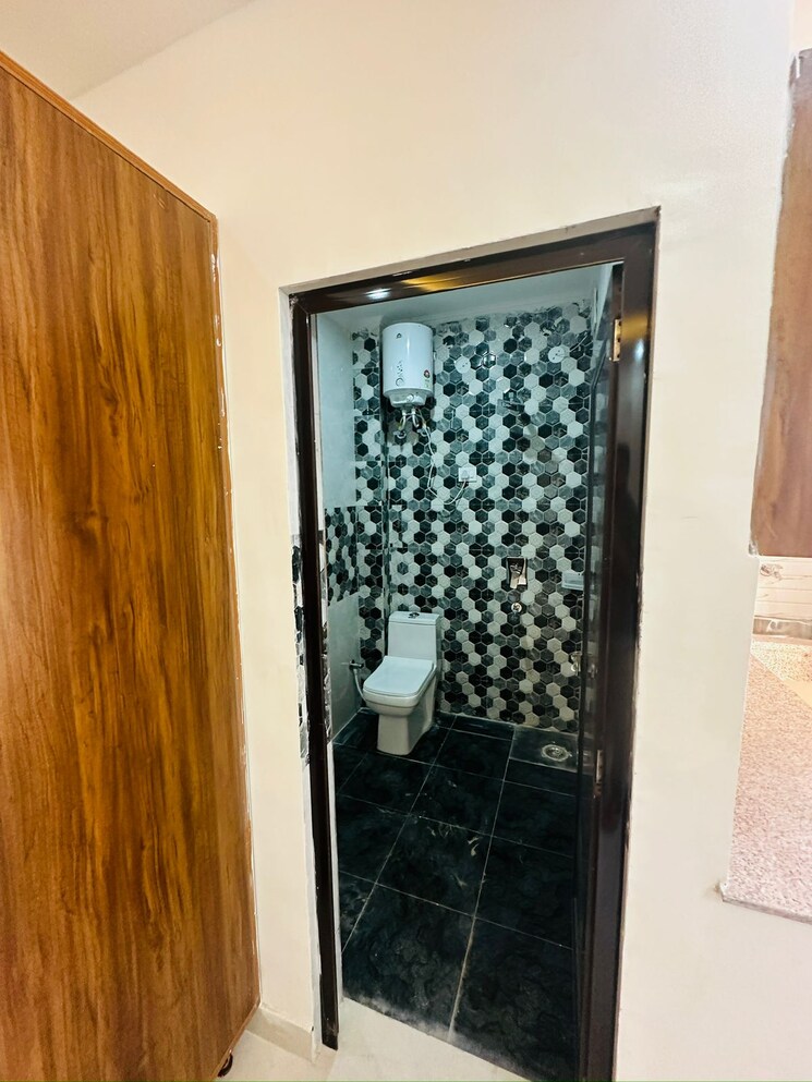 Bedroom, dlf-cyber-city 1 RK 450 Sq.Ft. Builder Floor In Sector 24 Gurgaon 8651370