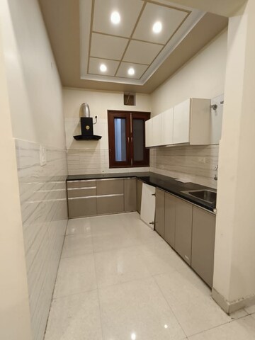 Kitchen in 2 BHK Independent House at Gomti Nagar – for Rent
