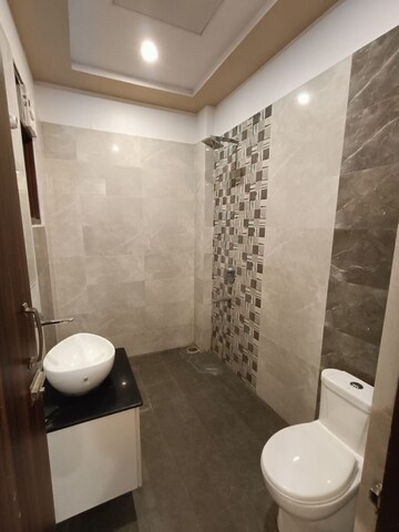 Bathroom in 2 BHK Independent House at Gomti Nagar – for Rent