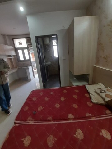 Bedroom in Studio Apartment at Dlf City Phase 3 – for Rent