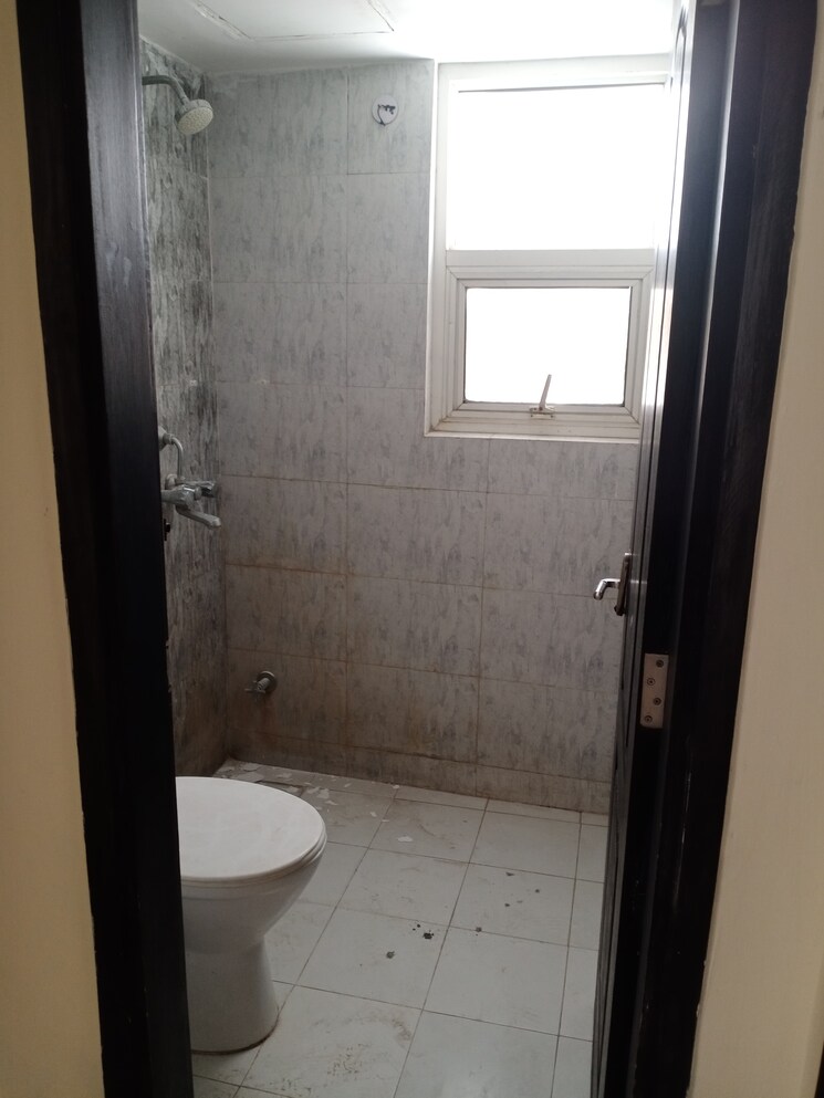 Bathroom, sarvome-shree-homes 3 Bedroom 745 Sq.Ft. Apartment In Sector 45 Faridabad 8651460