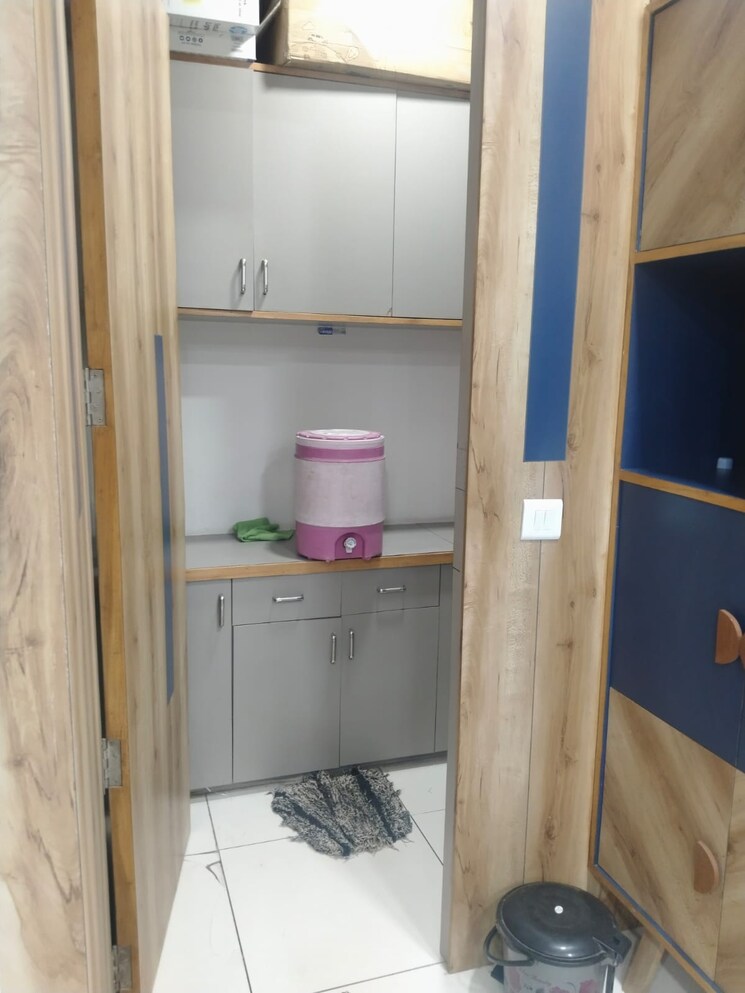 undefined, united-world-trade-tower Commercial Office Space 1050 Sq.Ft. In Makarba Ahmedabad 8651319