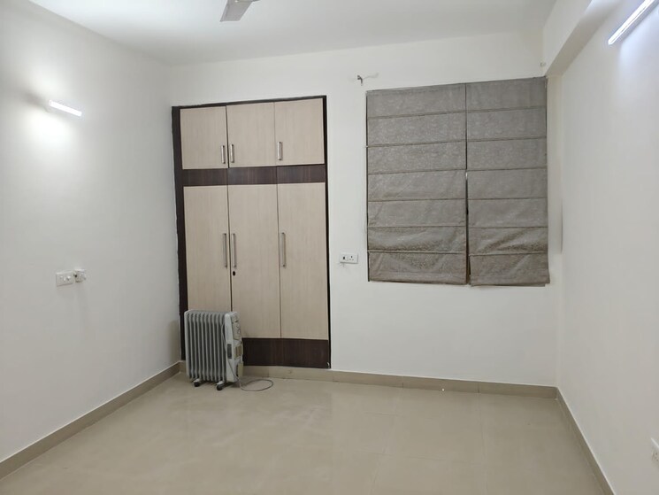 Room, green fields colony 3 Bedroom 1600 Sq.Ft. Builder Floor In Green Fields Colony Faridabad 8651587