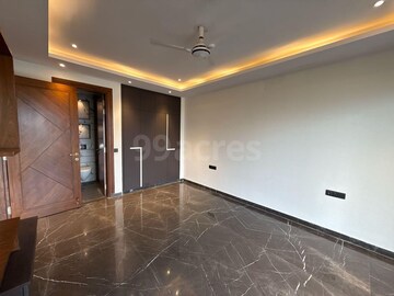 Room in 4 BHK Builder Floor at Sector 47 – for Sale