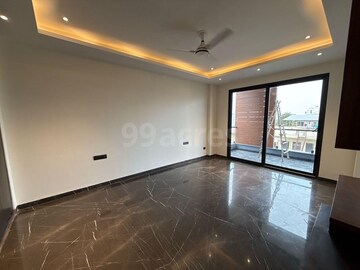 Kitchen in 4 BHK Builder Floor at Sector 47 – for Sale