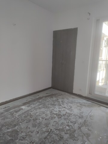 Room in 2 BHK Apartment at BPTP Discovery Park, Sector 80 – for Sale