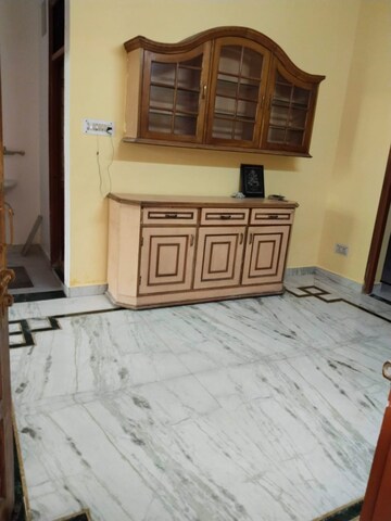 Room in 2 BHK Independent House at Gomti Nagar – for Rent