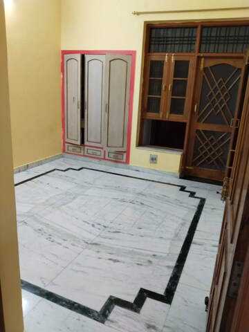 Room in 2 BHK Independent House at Gomti Nagar – for Rent