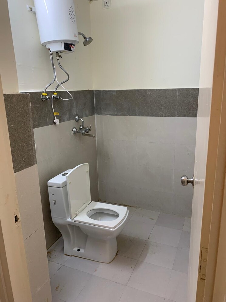 Bathroom, gls-arawali-homes 3 Bedroom 645 Sq.Ft. Apartment In Sohna Sector 4 Gurgaon 8651634