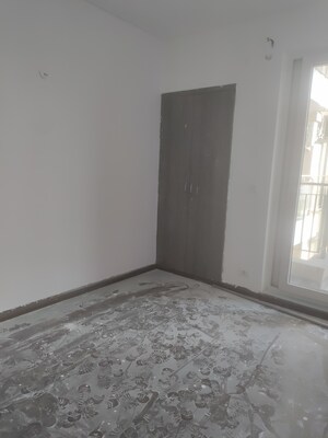 Room in 3 BHK Apartment at BPTP Discovery Park, Sector 80 – for Sale