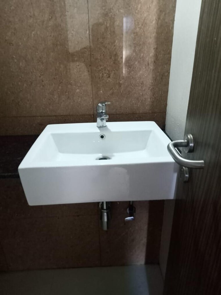 Bathroom, goel-ganga-legend 2 Bedroom 666 Sq.Ft. Apartment In Bavdhan Pune 8651816