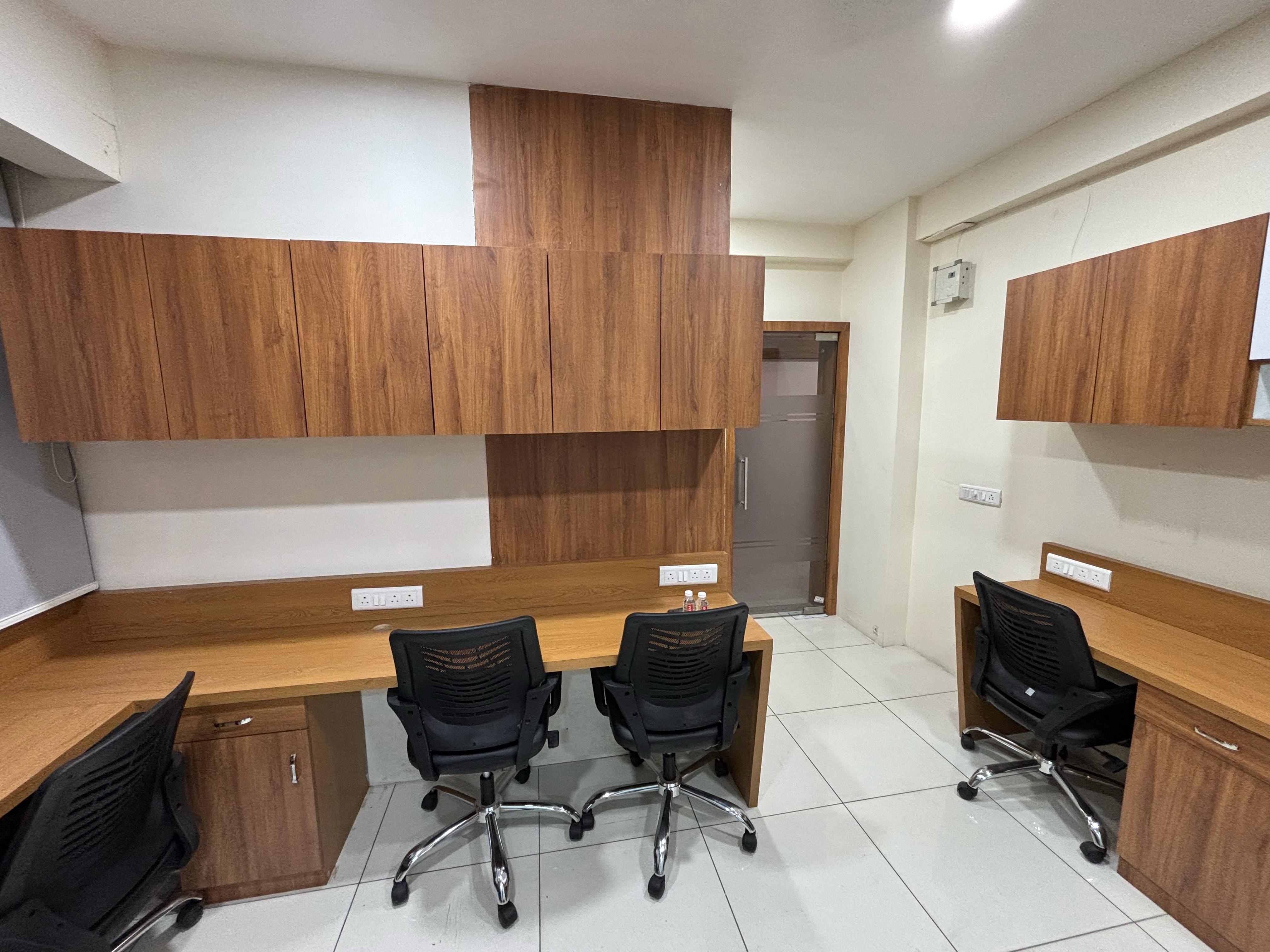 Office Space For Rent in Pntc