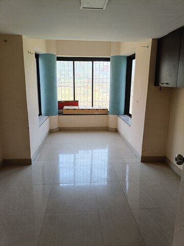 Room in 3 BHK Apartment at Crystal Isle Apartment, Goregaon East – for Rent